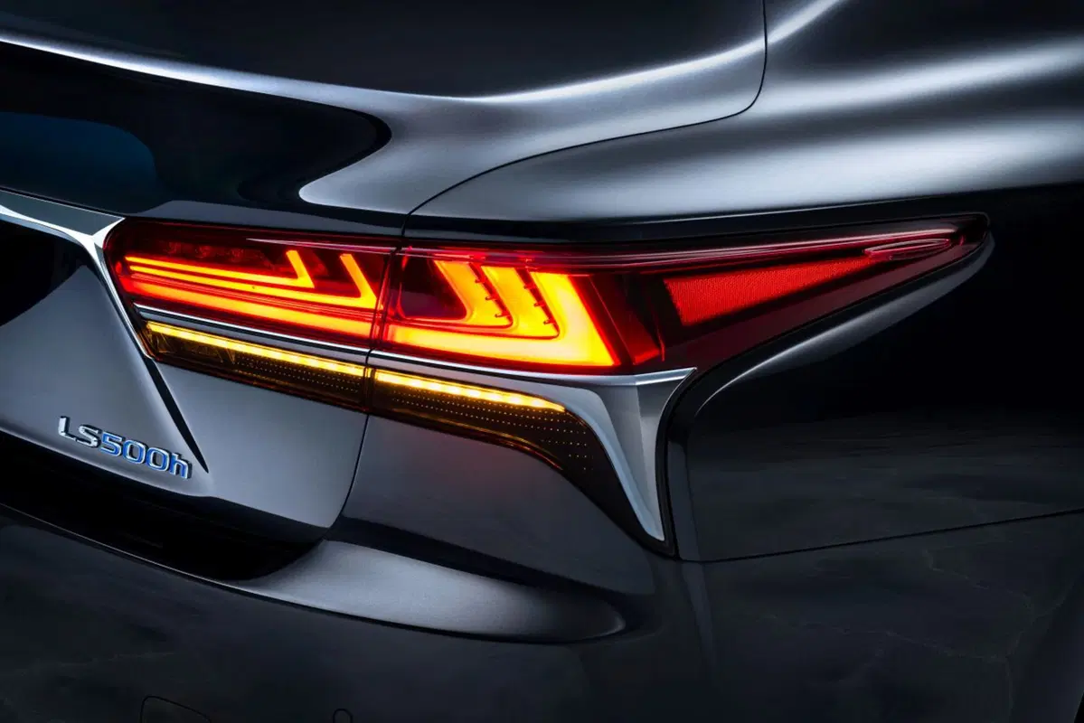 Lexus LS 500h, l'ammiraglia ibrida al Salone di Ginevra 2017 (10)