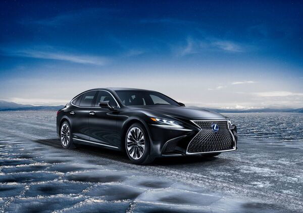 Lexus LS 500h, l'ammiraglia ibrida al Salone di Ginevra 2017 [Video]