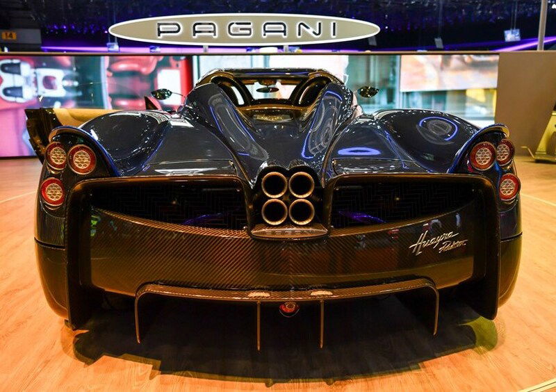 Pagani Huayra Roadster