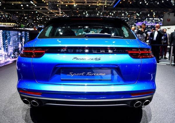 Porsche Panamera Sport Turismo, la videorecensione al Salone di Ginevra 2017 [Video]