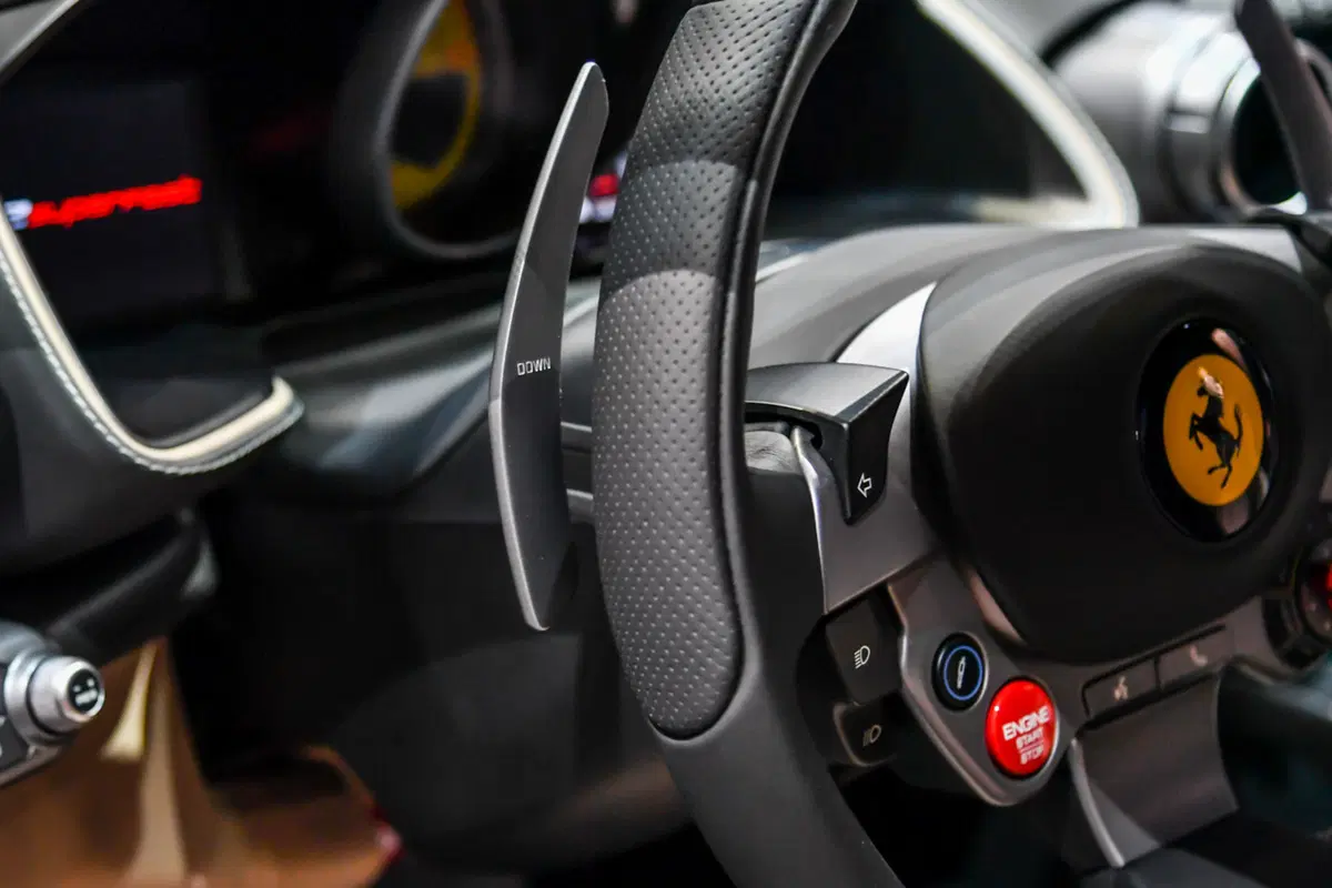 Ferrari 812 Superfast, la videorecensione al Salone di Ginevra 2017 [Video] (2)