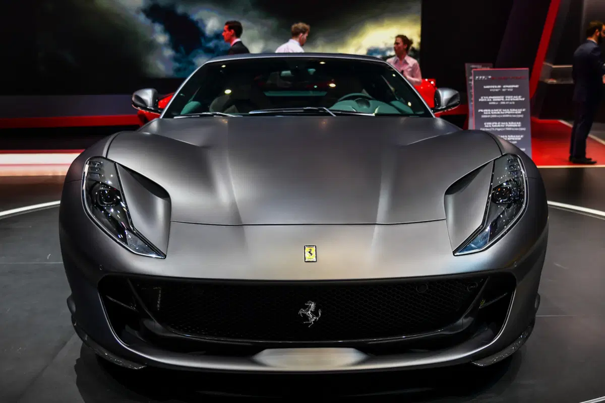Ferrari 812 Superfast, la videorecensione al Salone di Ginevra 2017 [Video] (6)