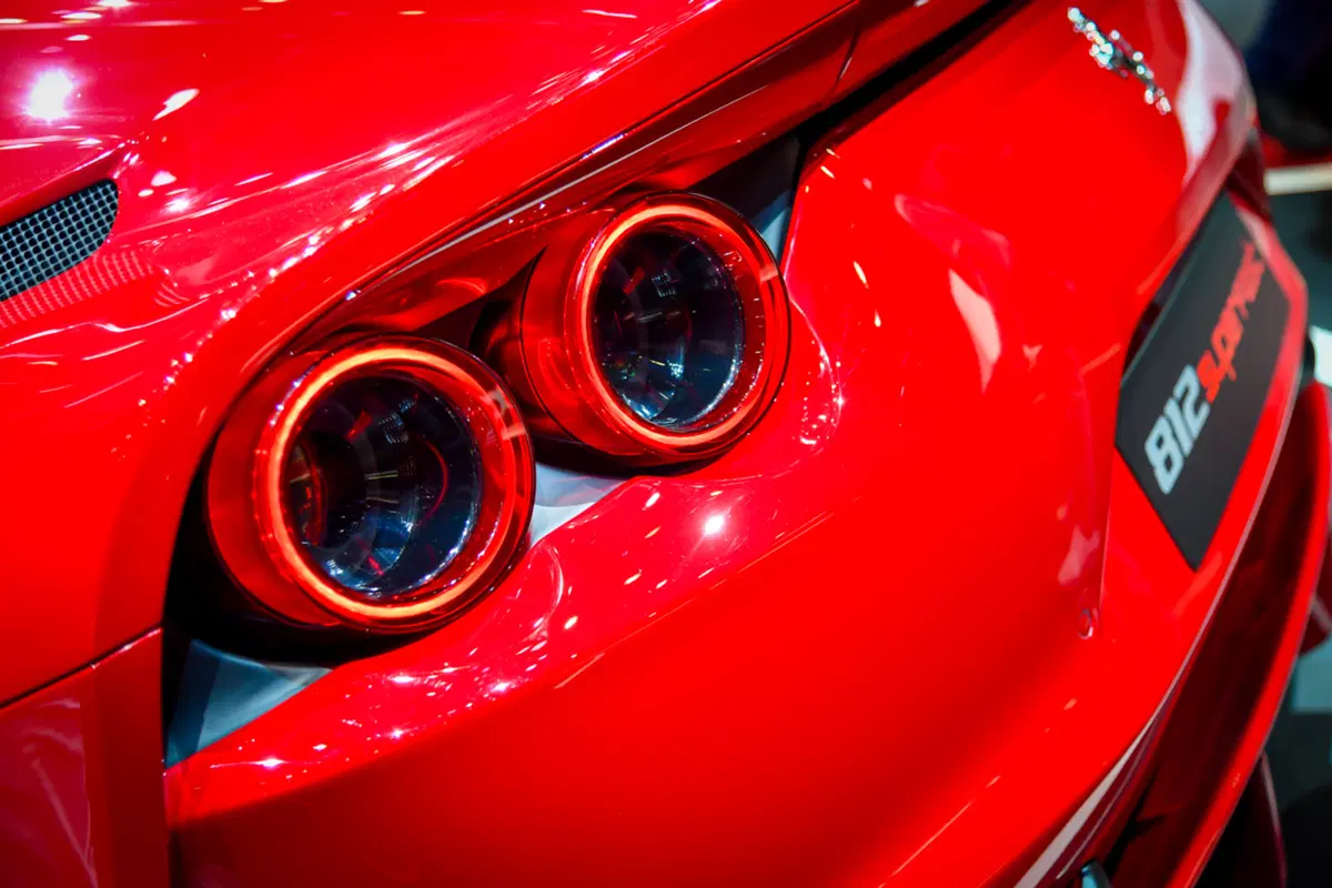 Ferrari 812 Superfast, la videorecensione al Salone di Ginevra 2017 [Video] (7)
