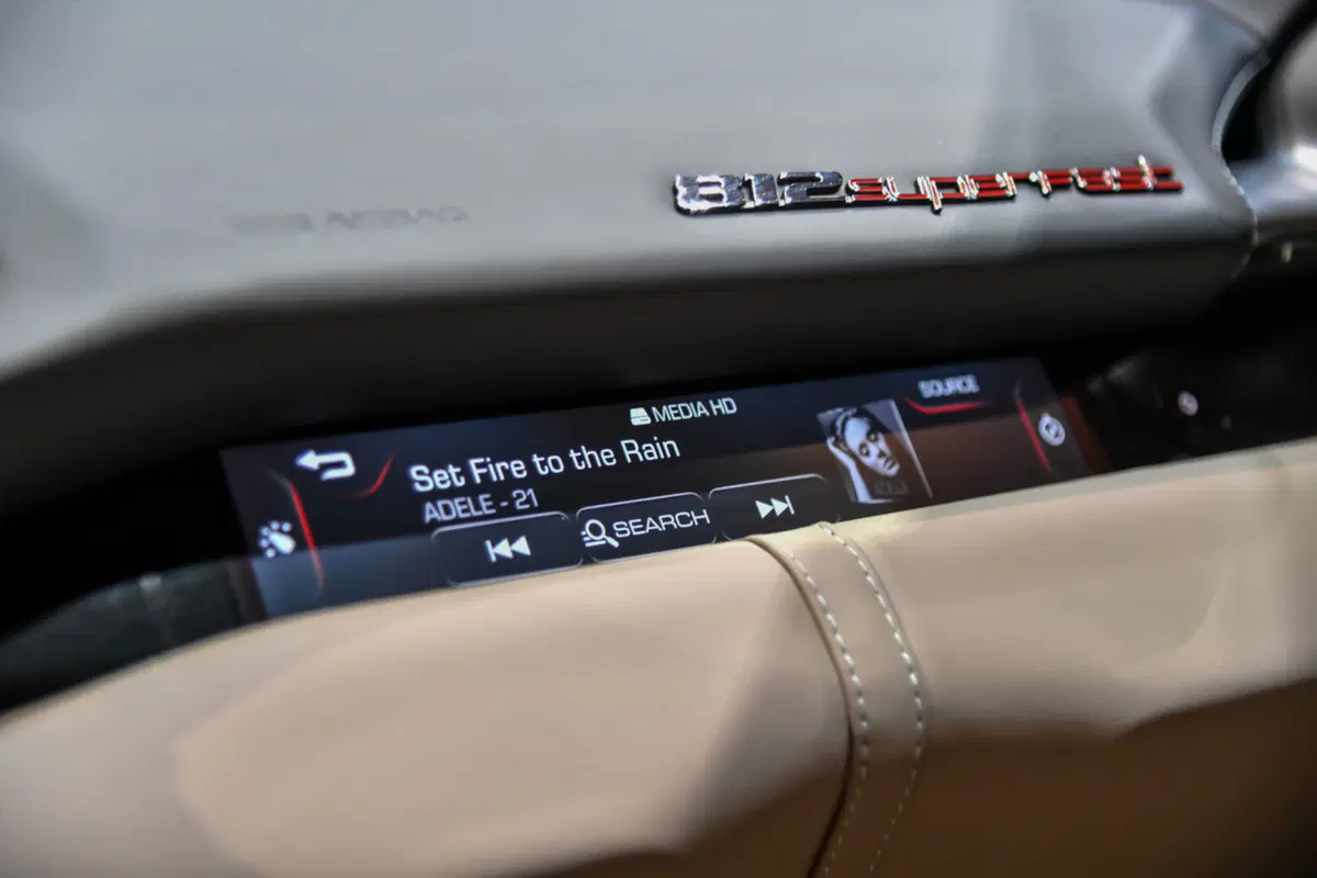 Ferrari 812 Superfast, la videorecensione al Salone di Ginevra 2017 [Video] (20)
