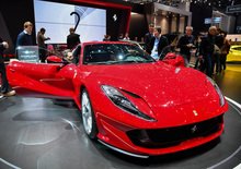 Ferrari 812 Superfast, la videorecensione al Salone di Ginevra 2017 [Video]
