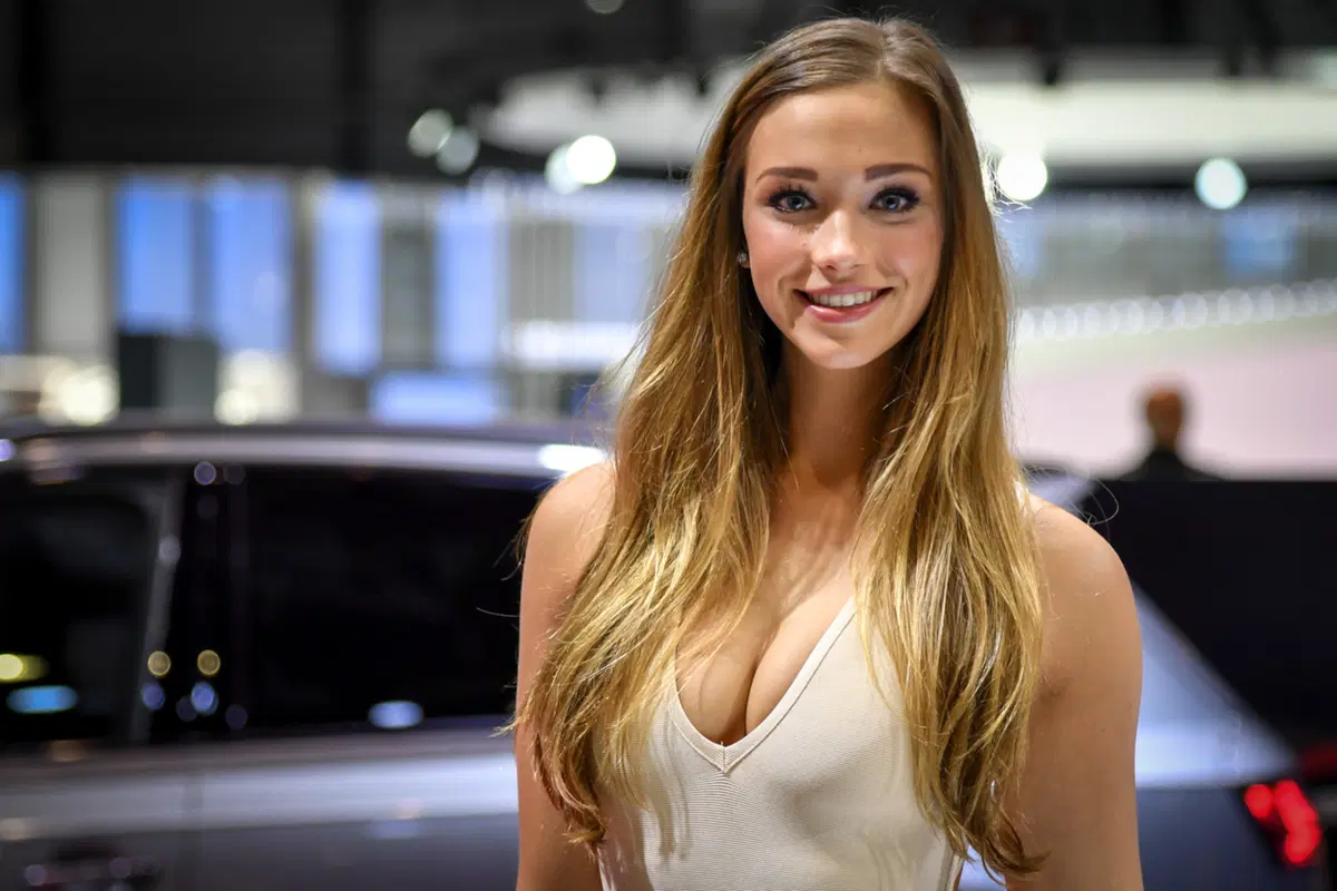 Salone di Ginevra 2017: le ragazze più belle! [Gallery] (2)