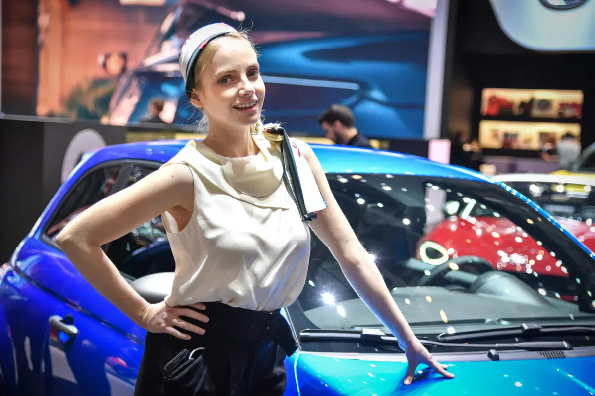 Salone di Ginevra 2017: le ragazze più belle! [Gallery] (27)