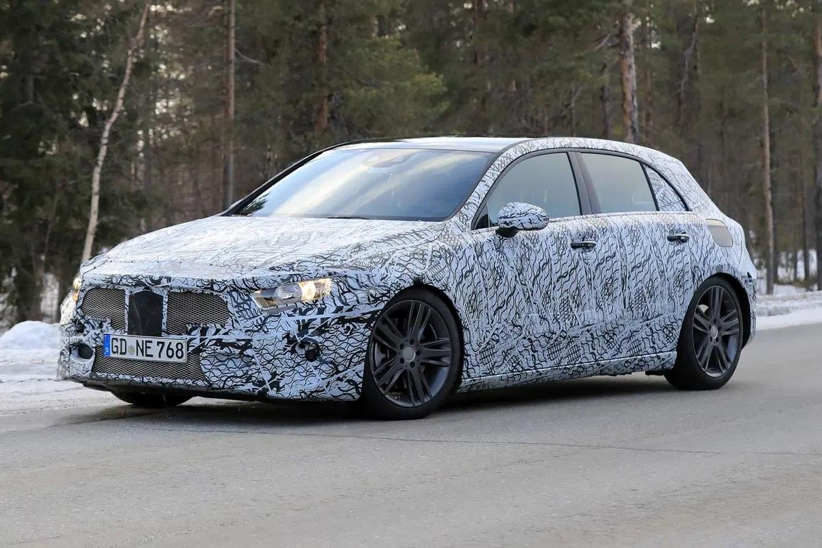 Nuova Mercedes Classe A: foto dai test (5)
