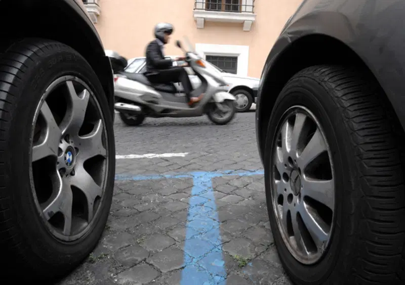 Parcheggio gratis senza bancomat? C'&egrave; la prima sentenza