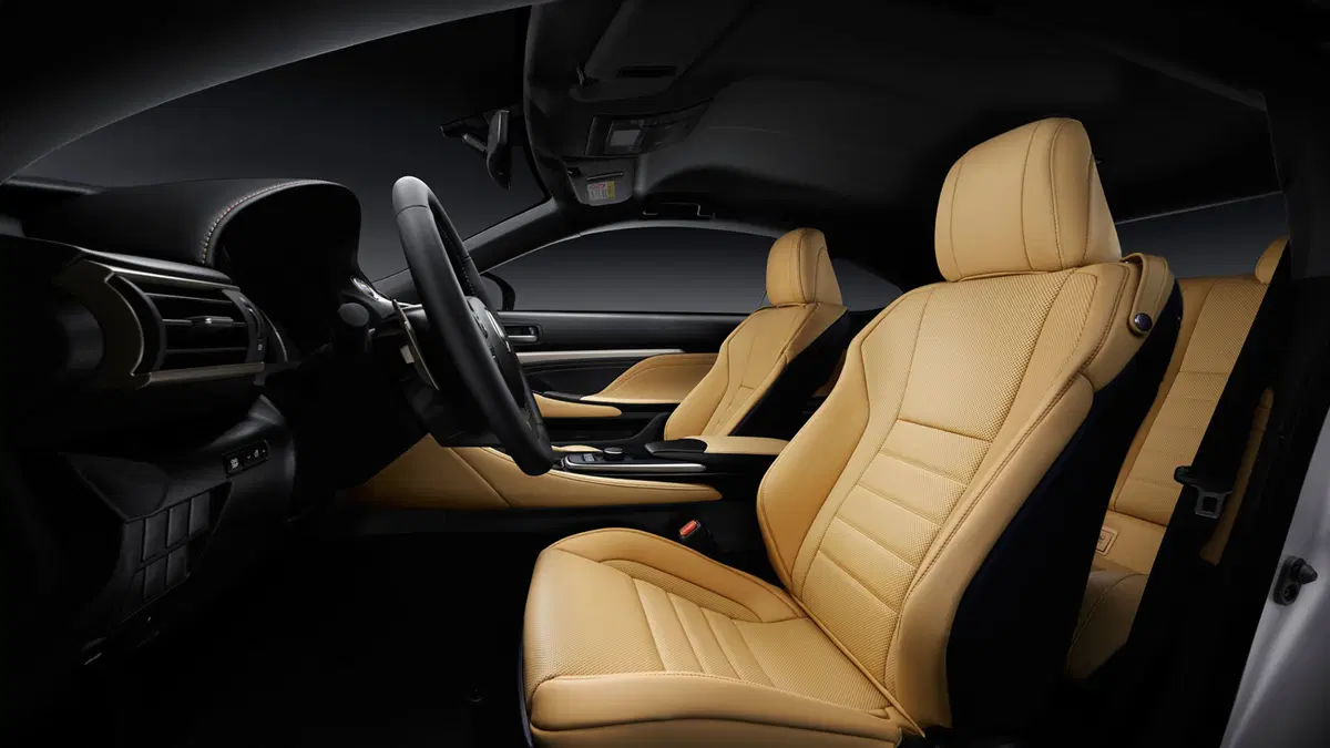Quale comprare, Confronto: Lexus RC 300h Vs Chevrolet Camaro 2.0 Turbo (3)