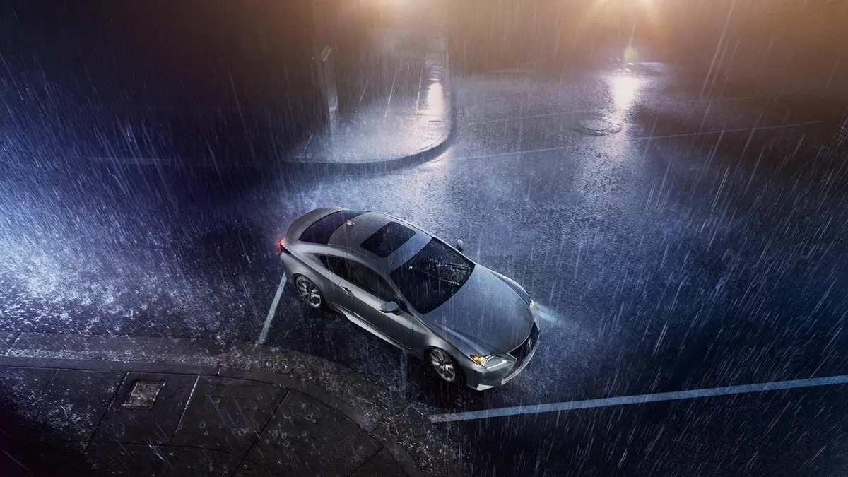 Quale comprare, Confronto: Lexus RC 300h Vs Chevrolet Camaro 2.0 Turbo (12)