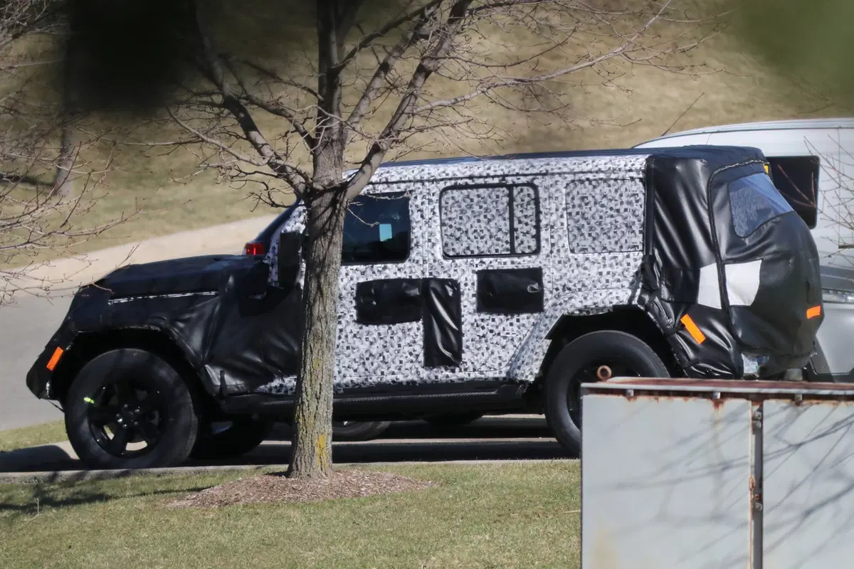 Jeep new Wrangler 2018: spy shots (3)