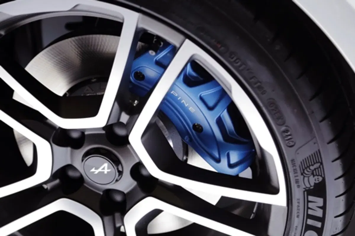 Brembo: la nuova pinza freno ECS al Salone di Ginevra 2017 (2)