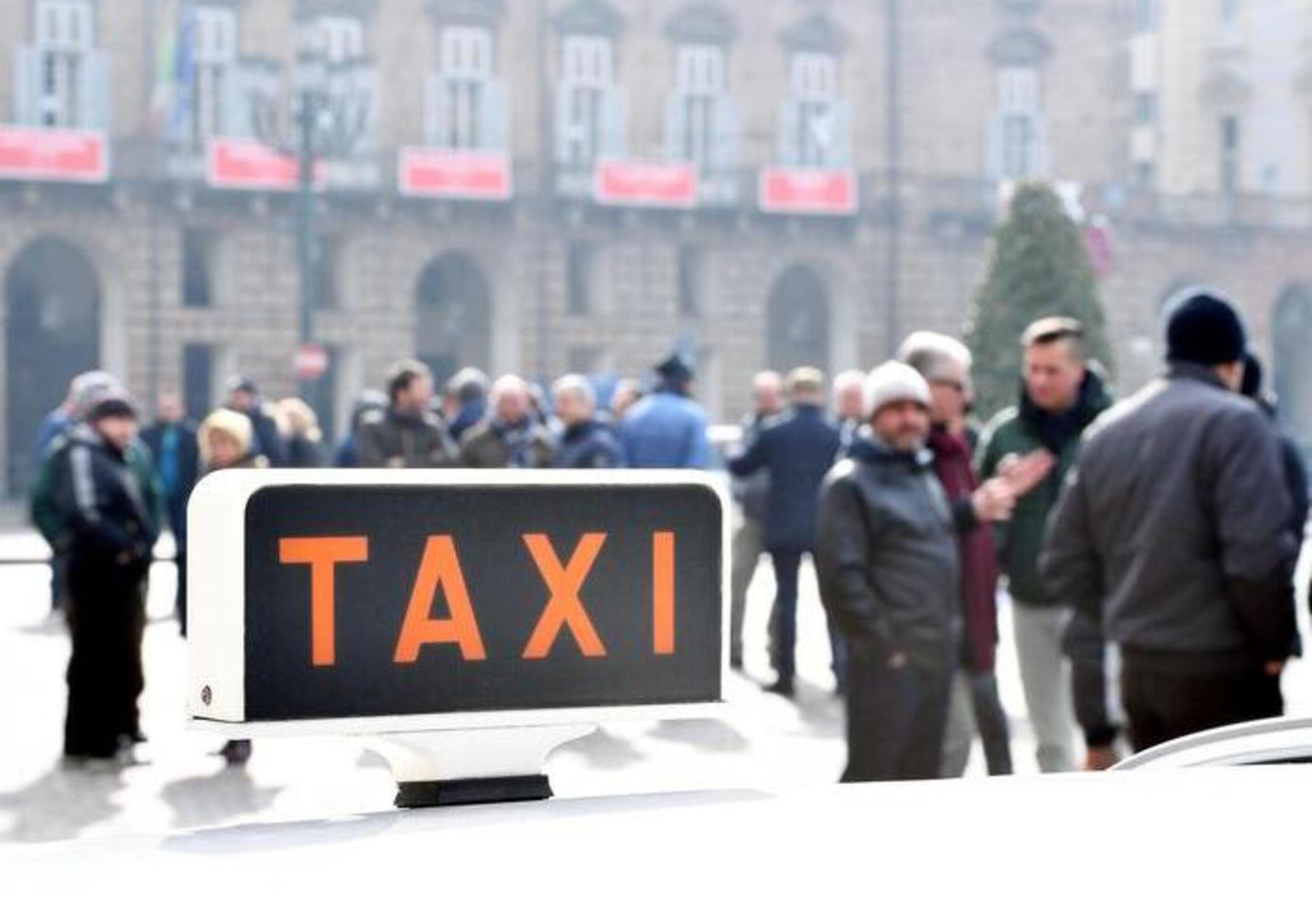 Taxi: sciopero nazionale il 24 marzo. Stop di 14 ore