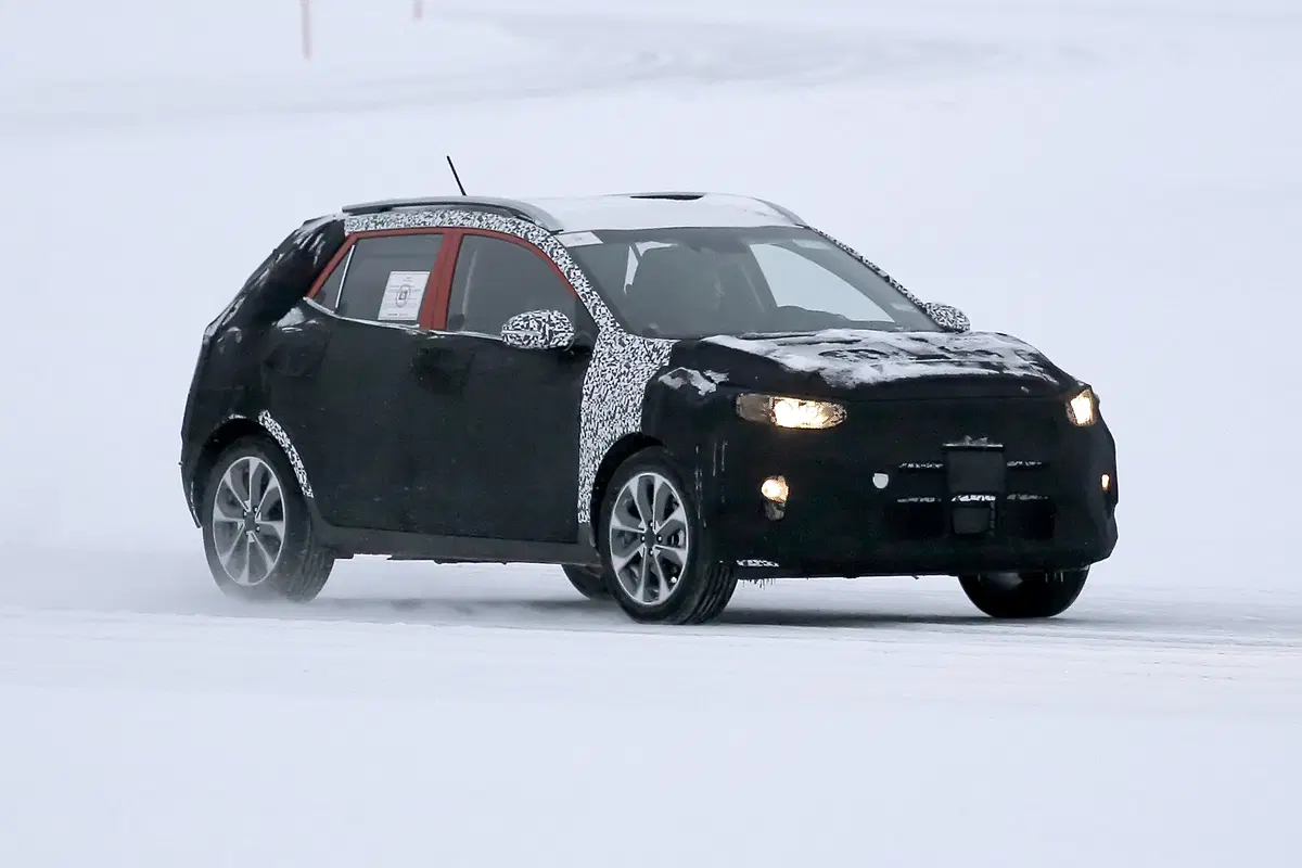 Kia Stonic: immagini dai test sulla neve