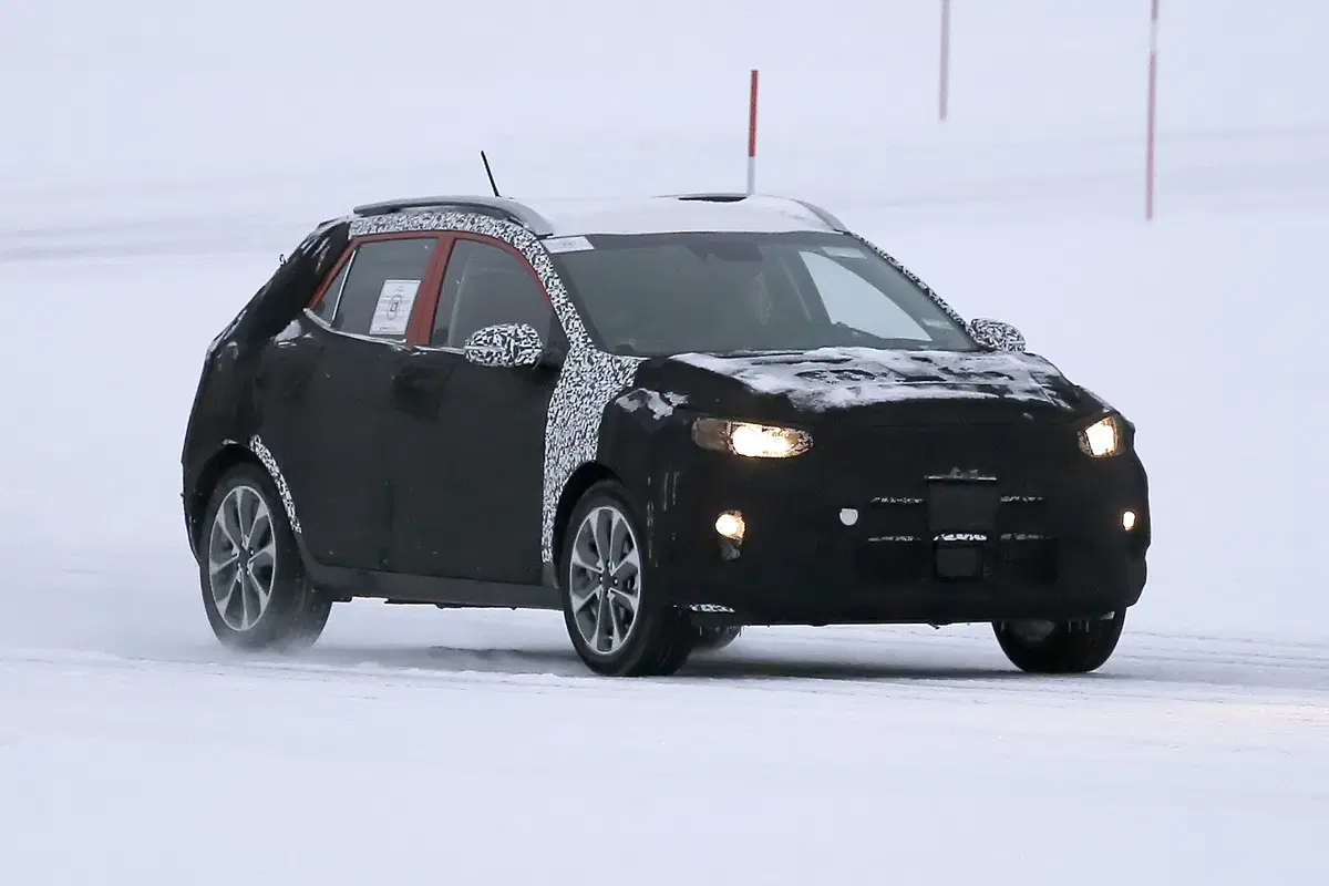 Kia Stonic: immagini dai test sulla neve (6)