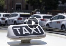Lite per un cliente, Ncc investe un tassista a Roma [Video]