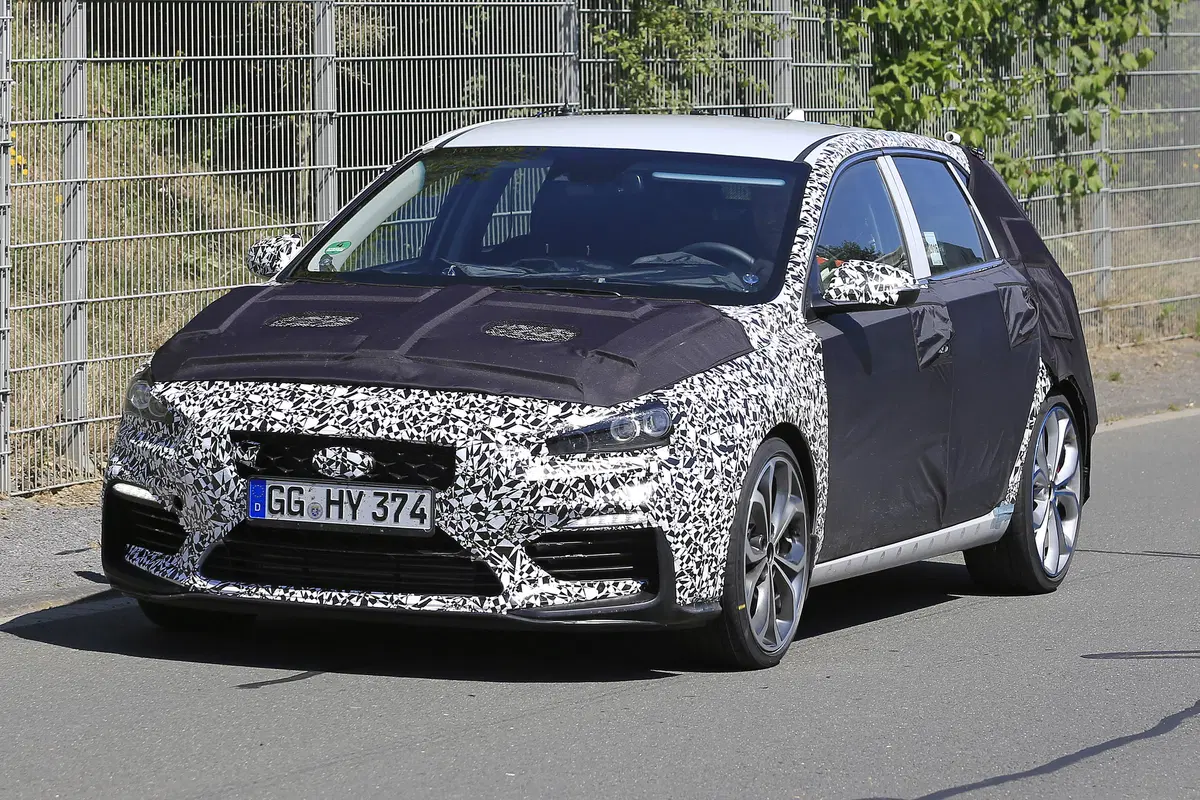 Hyundai i30 N, i primi scatti (2)