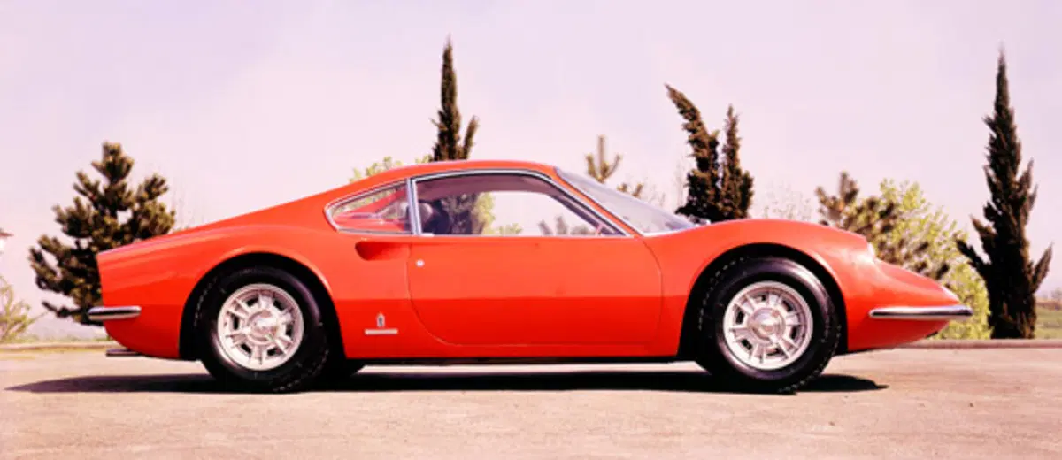 Ferrari a sei cilindri? Non sarebbe un reato vedere l’erede della Dino