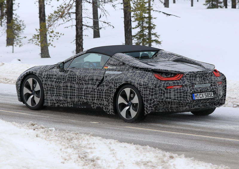 BMW i8 Spyder: spy shots