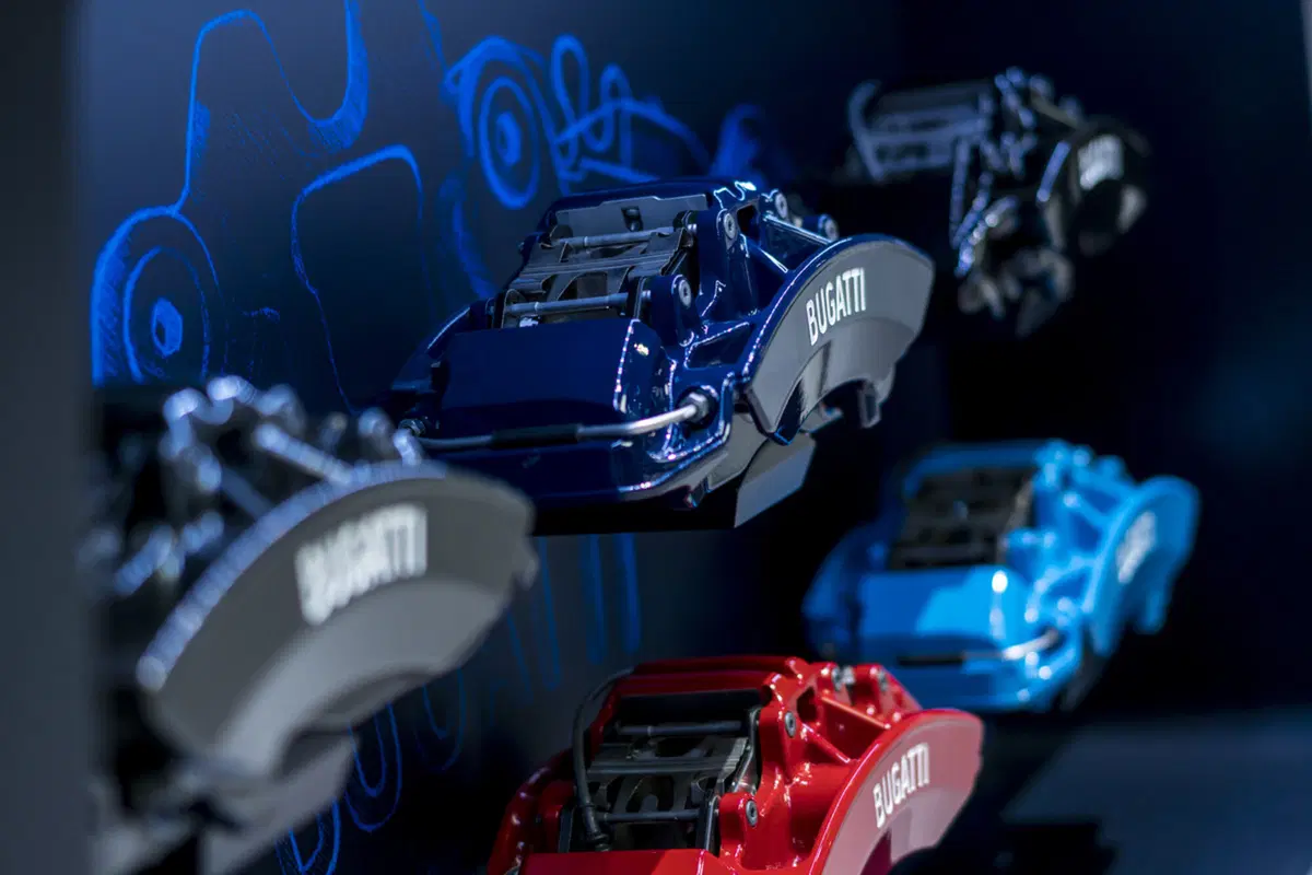 Bugatti, miglior stand del Salone di Ginevra 2017 [Video] (2)