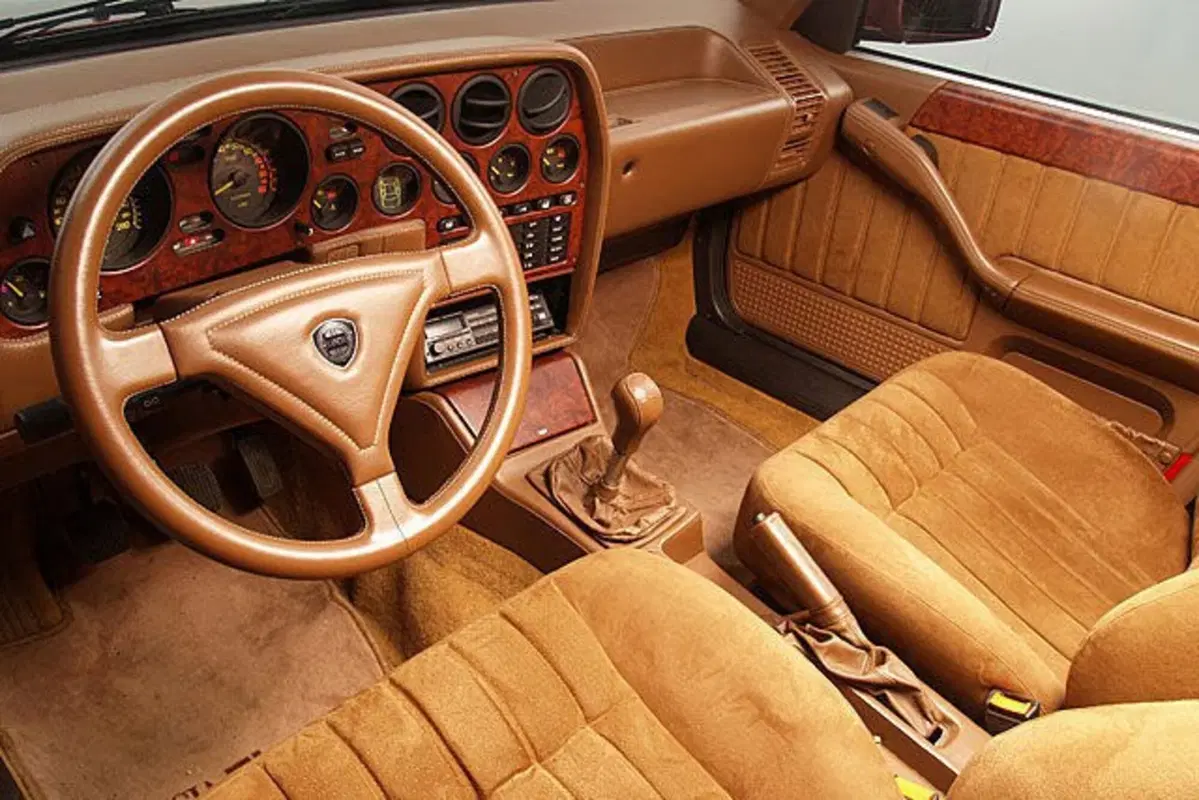 Lancia Thema 8.32: il motore “by Ferrari” lo faceva anche Ducati (3)