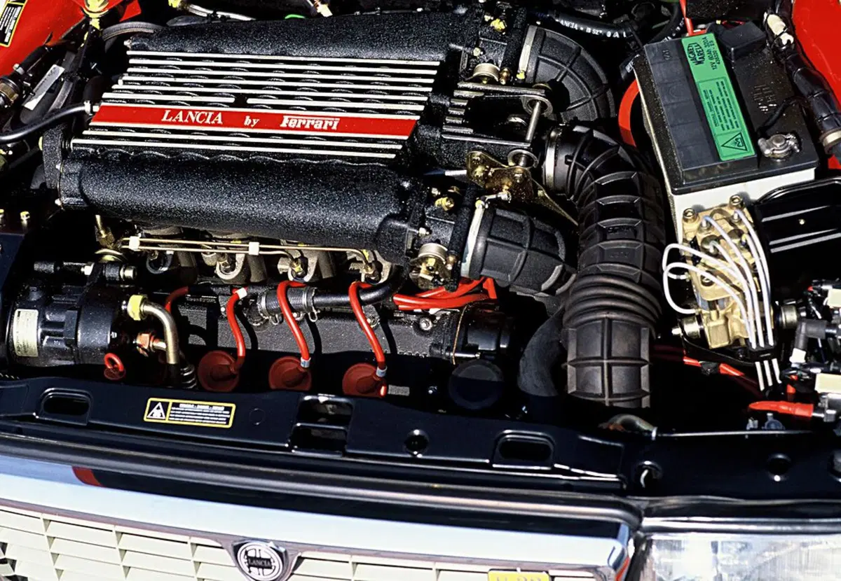 Lancia Thema 8.32: il motore “by Ferrari” lo faceva anche Ducati (5)