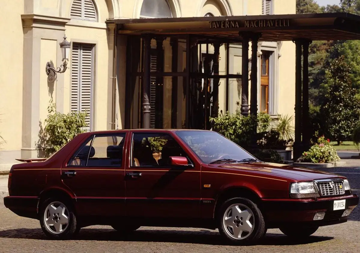 Lancia Thema 8.32: il motore &ldquo;by Ferrari&rdquo; lo faceva anche Ducati