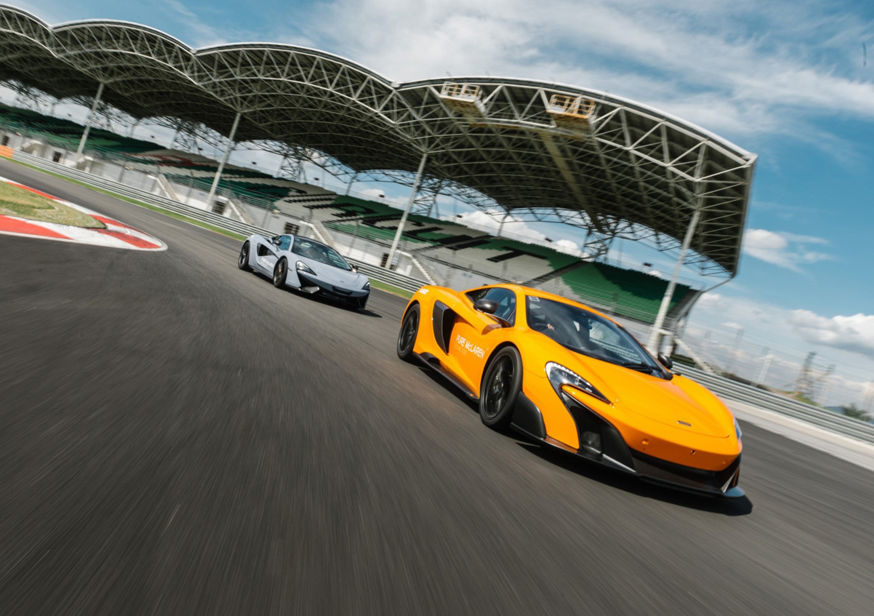 Pure McLaren Race Academy, i corsi per la guida in pista