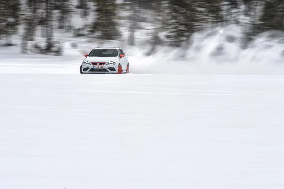 Seat Leon Cupra ST MY2017: come va la 4Drive sulla neve! [Video Primo Test] (7)