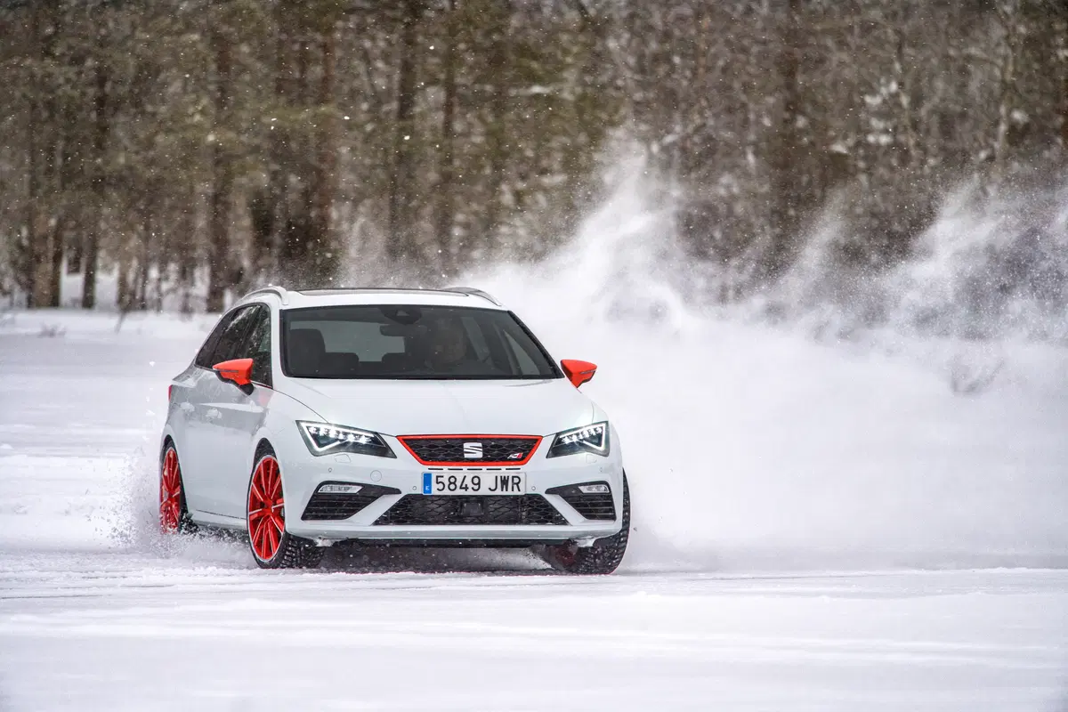 Seat Leon Cupra ST MY2017: come va la 4Drive sulla neve! [Video Primo Test] (8)