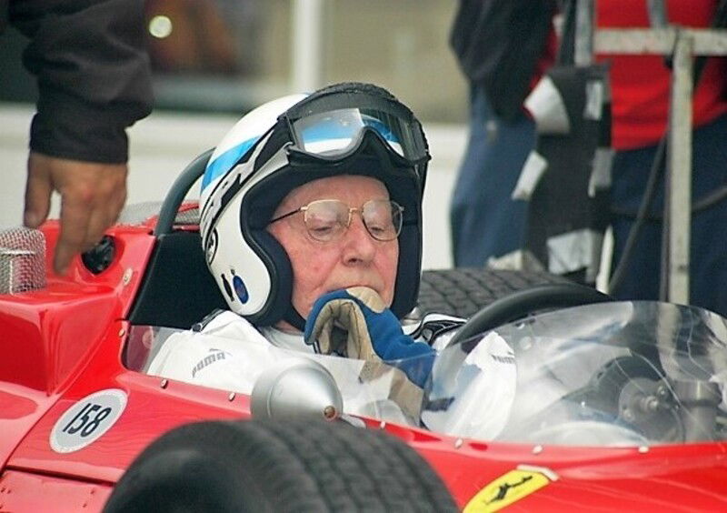 Non si negava a molte rievocazioni anche da anziano John Surtees