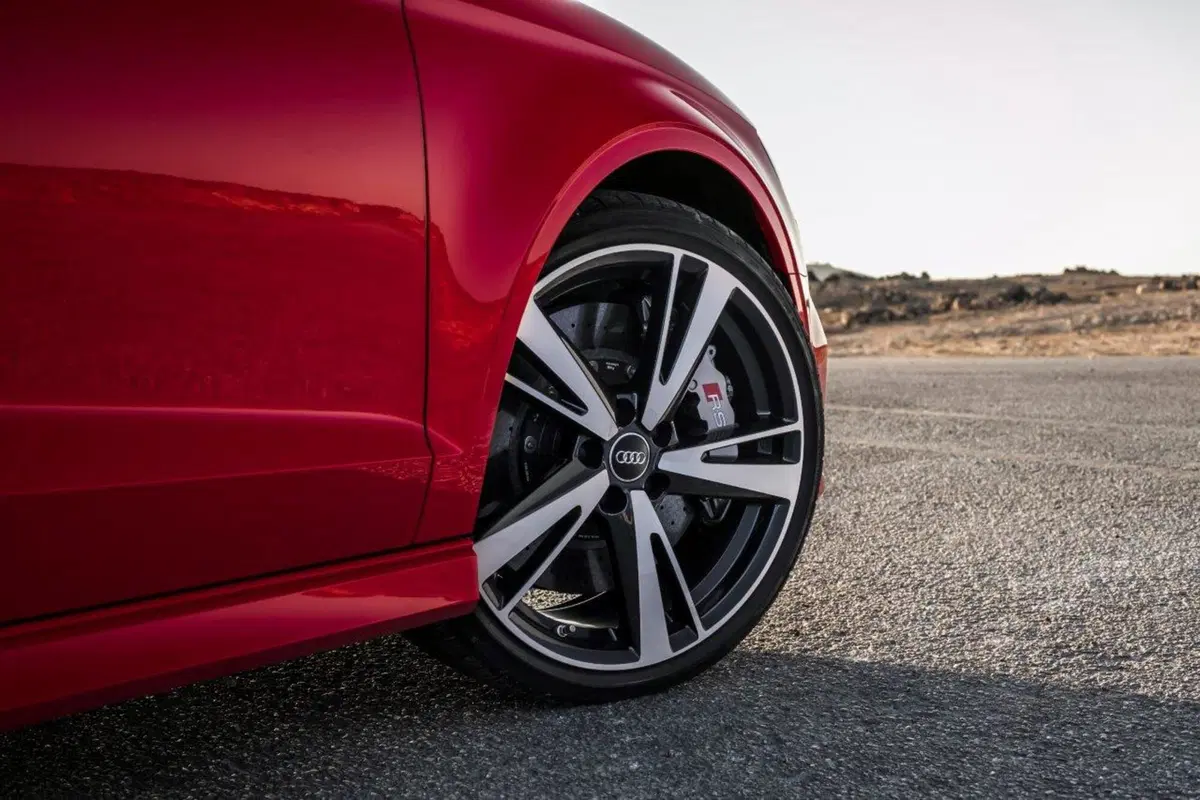 Audi RS3 restyling [Video primo test] (4)