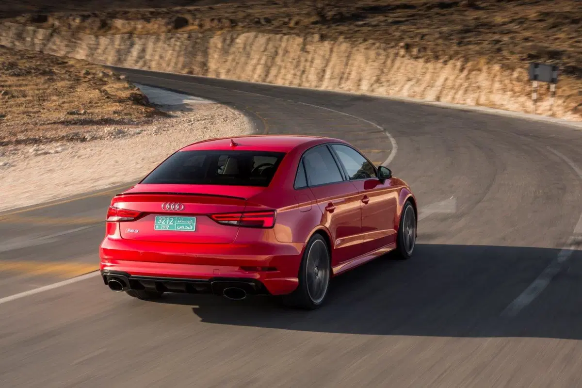 Audi RS3 restyling [Video primo test] (2)