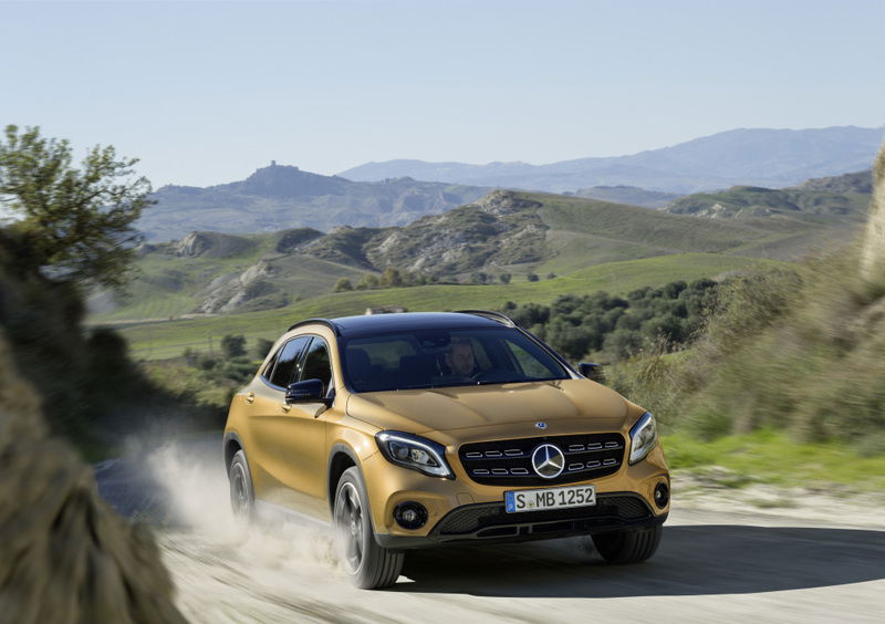 Mercedes-Benz GLA restyling 2017: pi&ugrave; alto, elegante e ricco