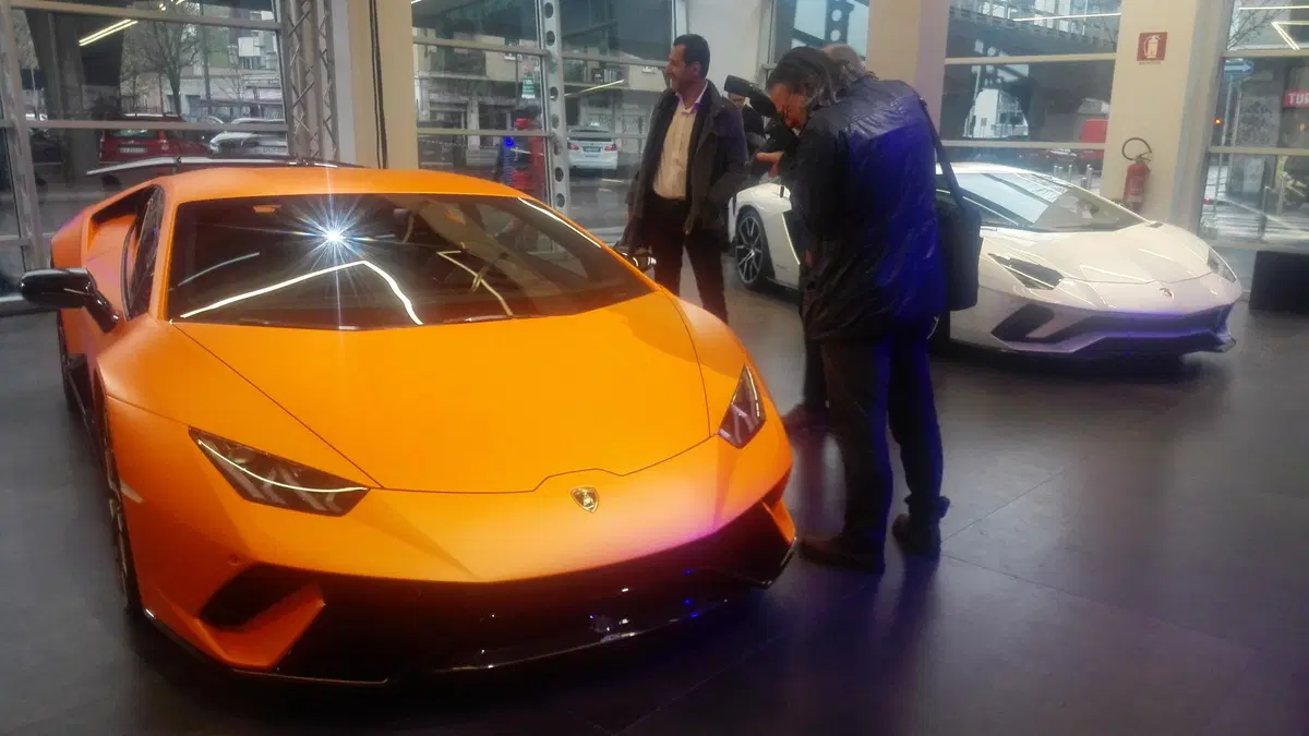 Lamborghini inaugura la nuova concessionaria a Milano con Bonaldi (3)