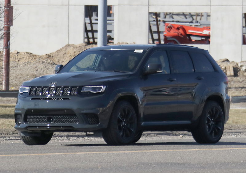 Jeep Grand Cherokee TrackHawk spy shots