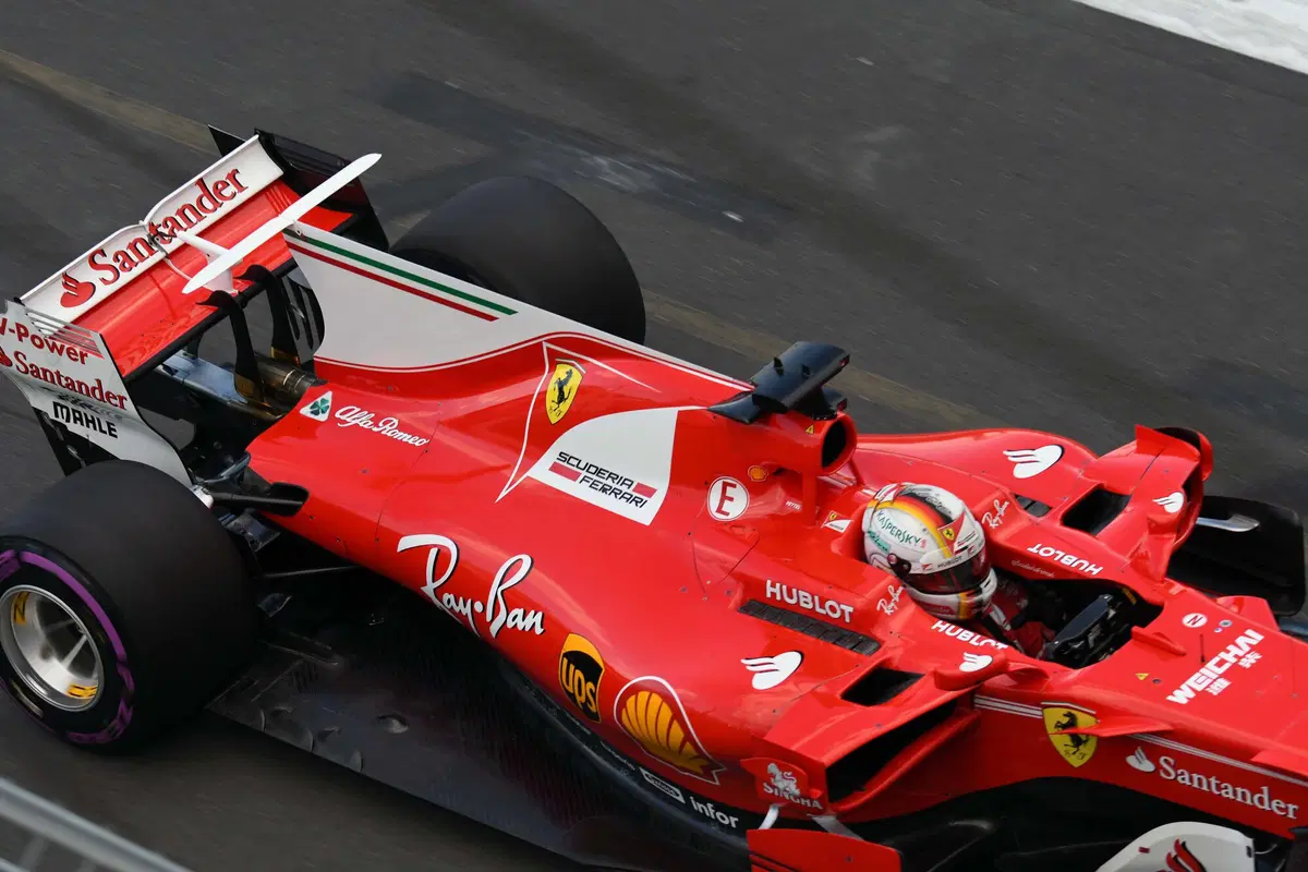 F1, GP Australia 2017: pole per Hamilton. Secondo Vettel (9)