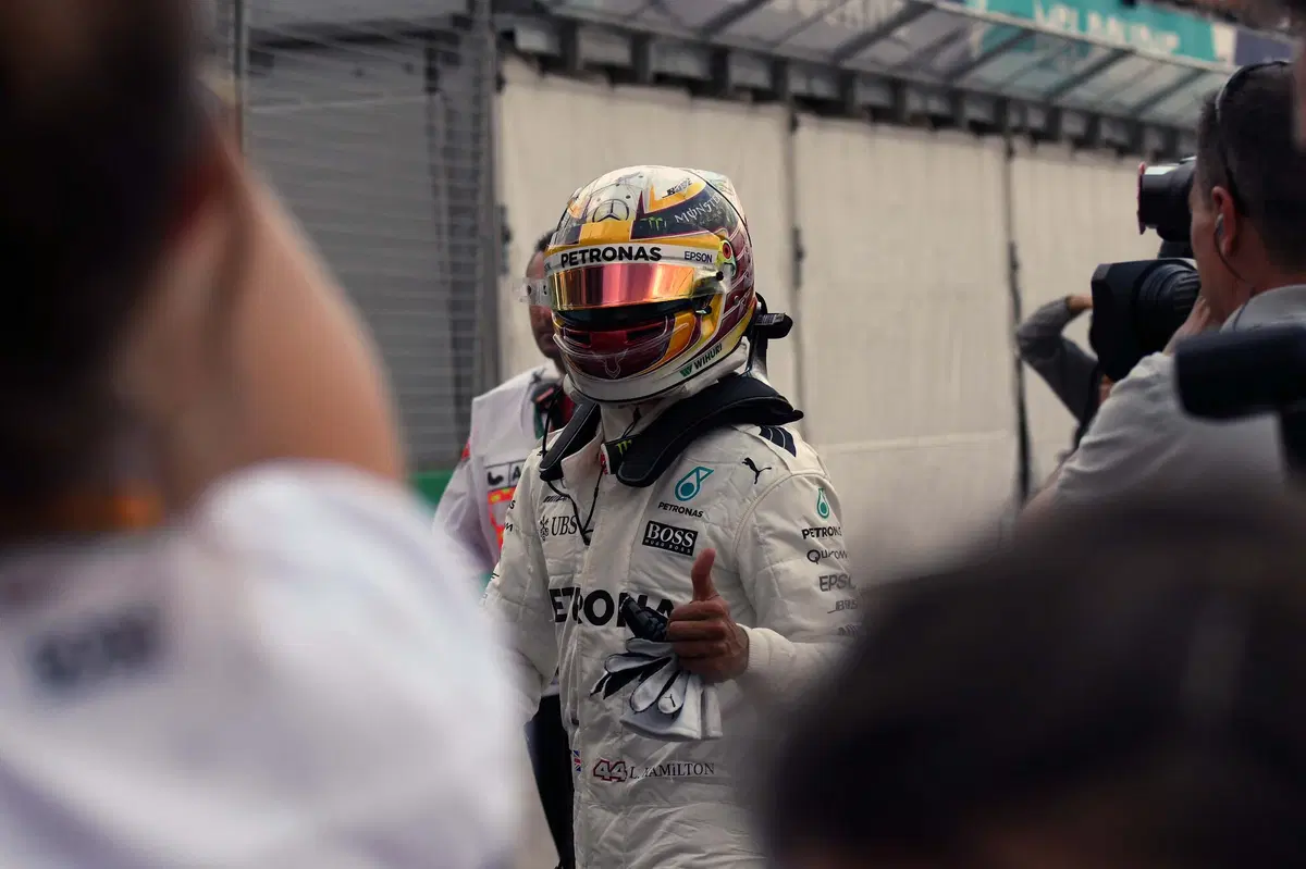 F1, GP Australia 2017: pole per Hamilton. Secondo Vettel (22)