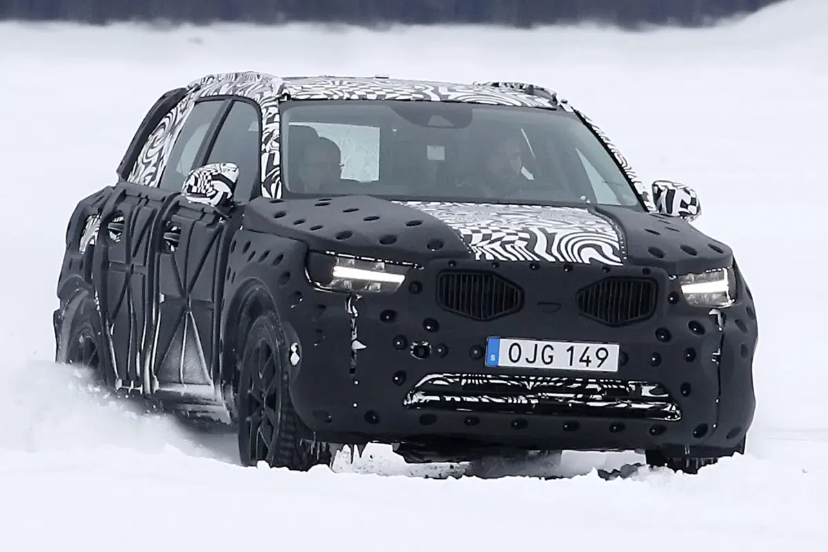 Volvo XC40 new images (4)