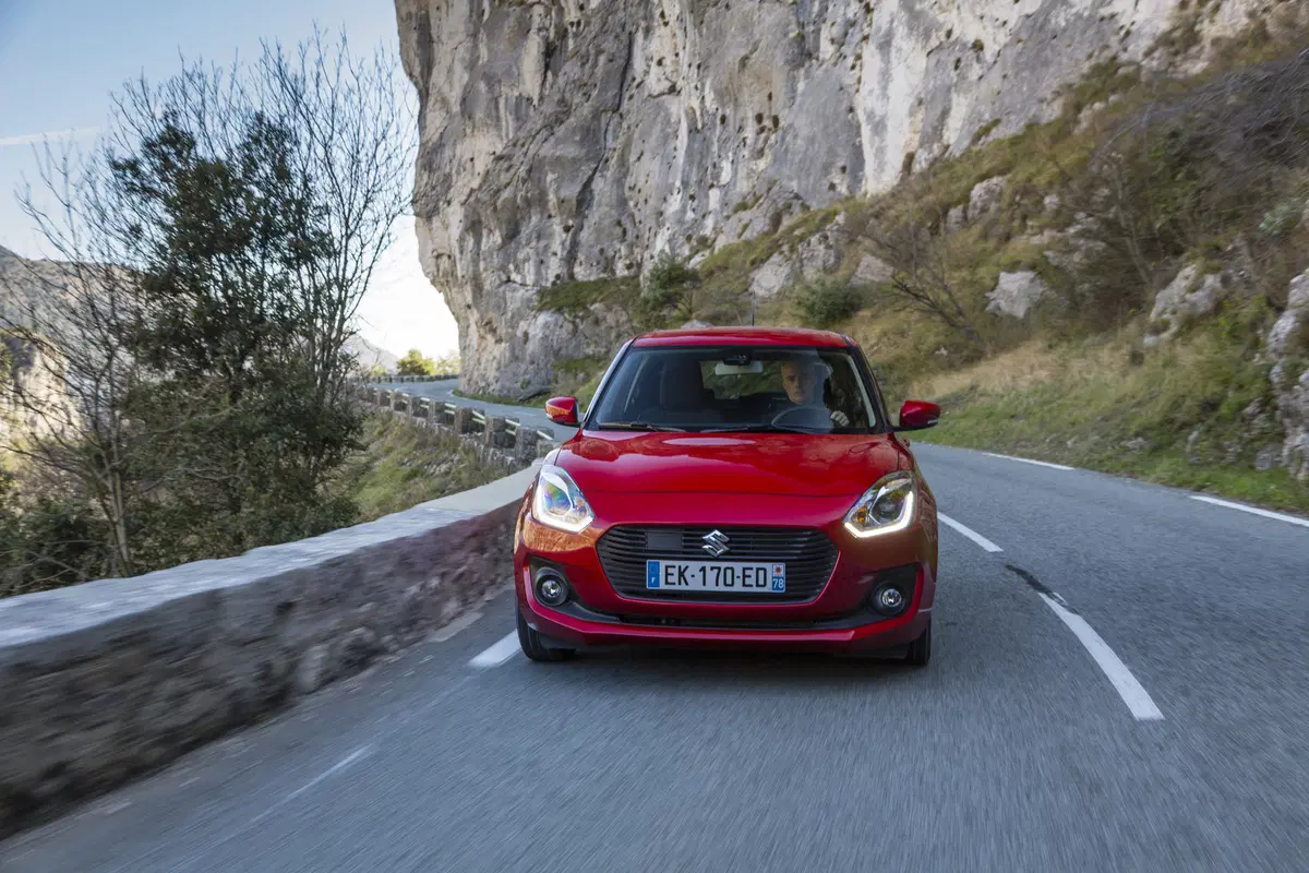 Nuova Suzuki Swift 2017: cittadina di carattere! [Video Primo Test] (6)