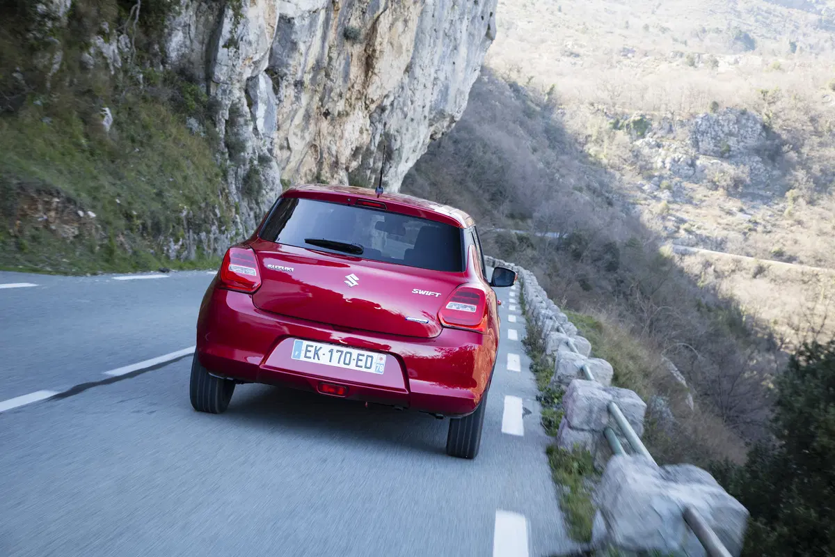 Nuova Suzuki Swift 2017: cittadina di carattere! [Video Primo Test] (14)