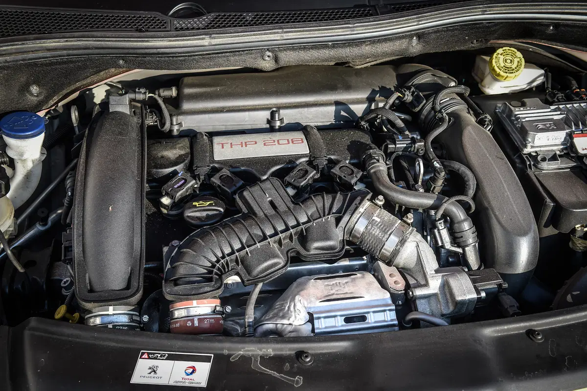 Confronto Heritage, Peugeot: 205 GTi Vs 208 GTi (11)