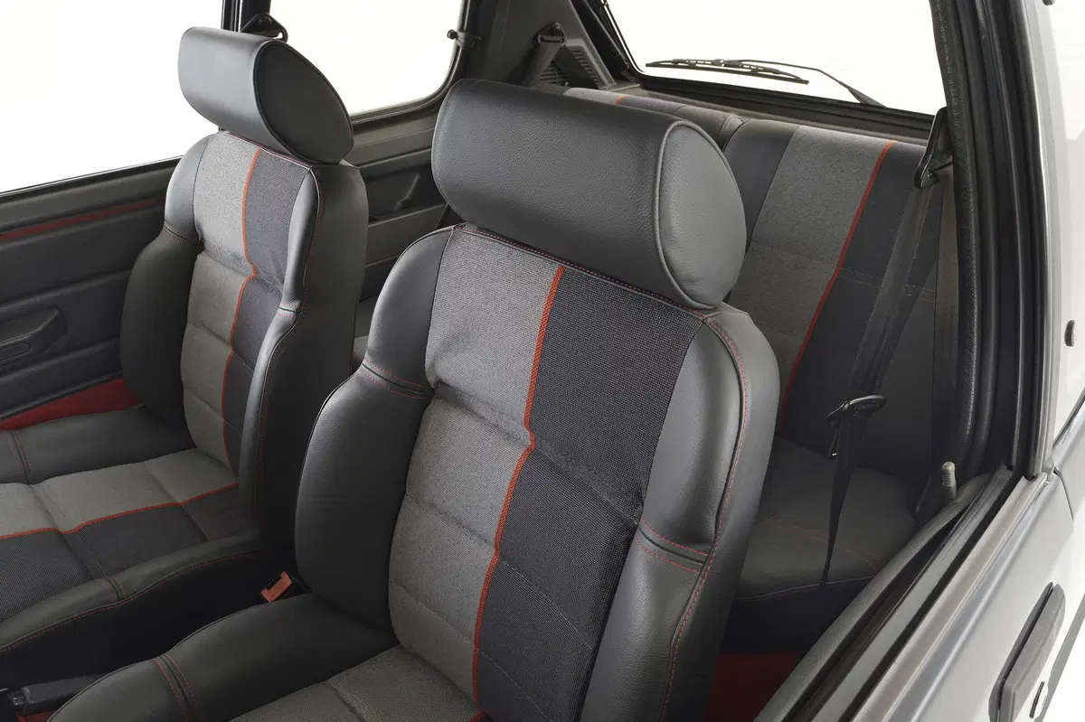 Confronto Heritage, Peugeot: 205 GTi Vs 208 GTi (3)