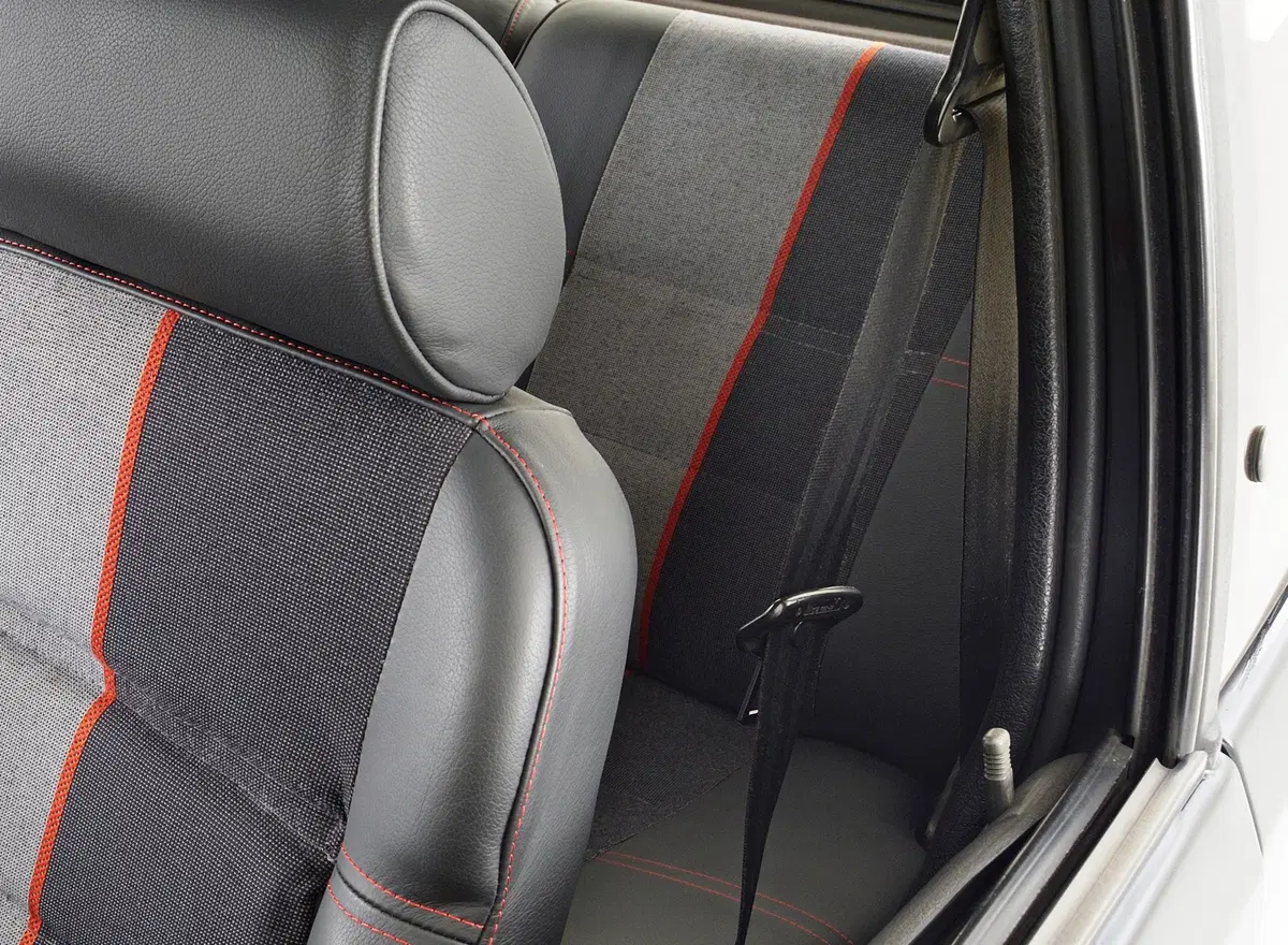 Confronto Heritage, Peugeot: 205 GTi Vs 208 GTi (3)