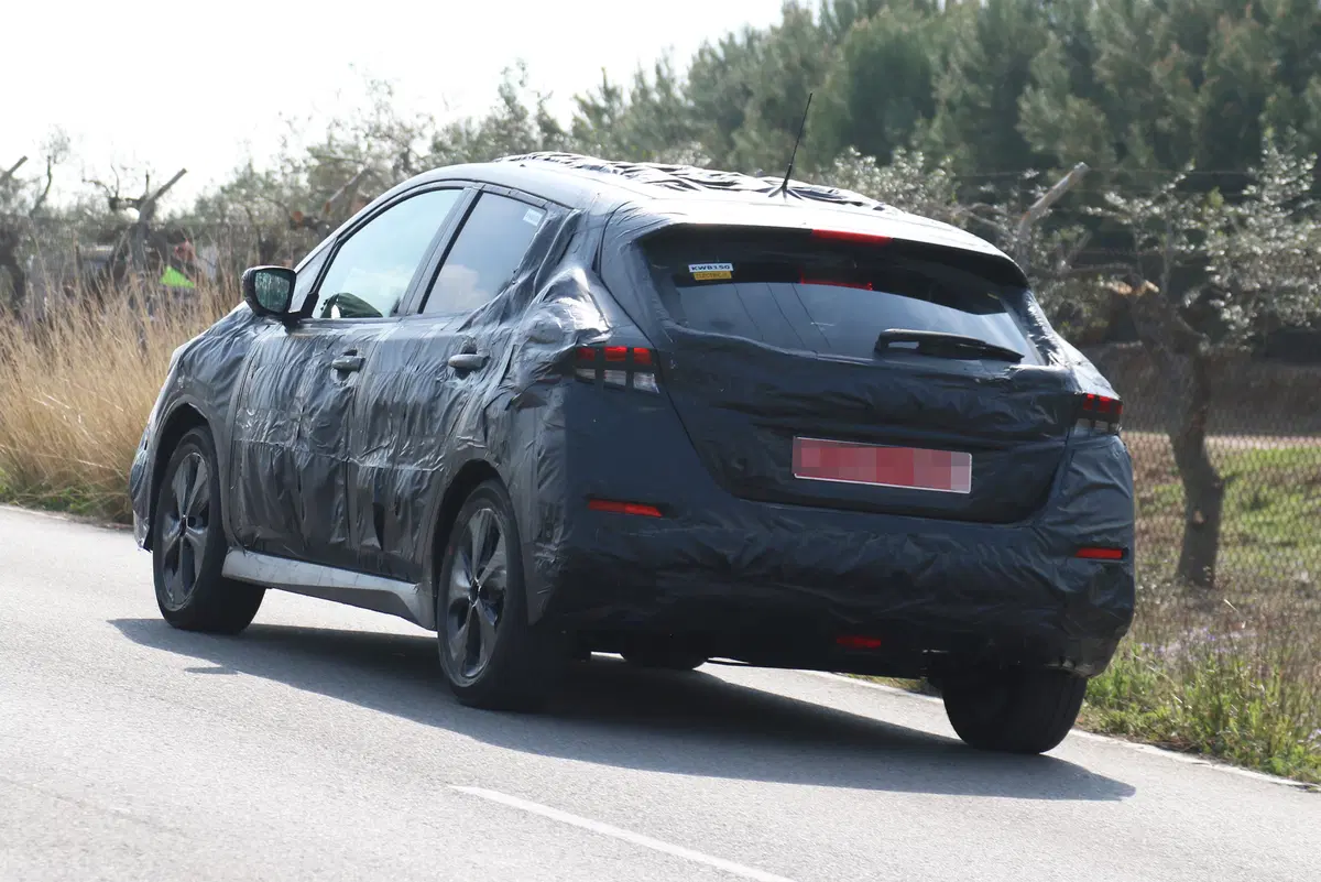 Nissan: immagini della nuova generazione Leaf (2)