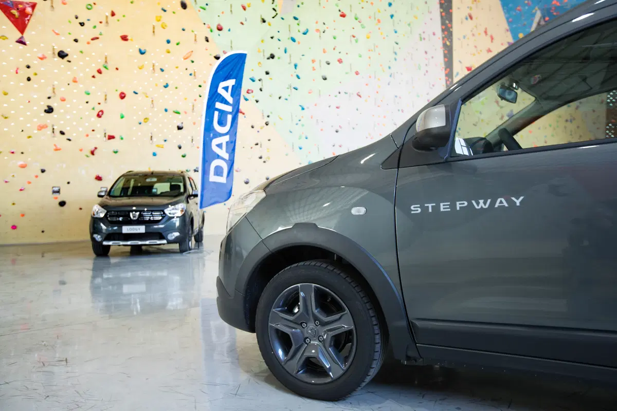 Dacia: ecco la serie speciale Brave (15)