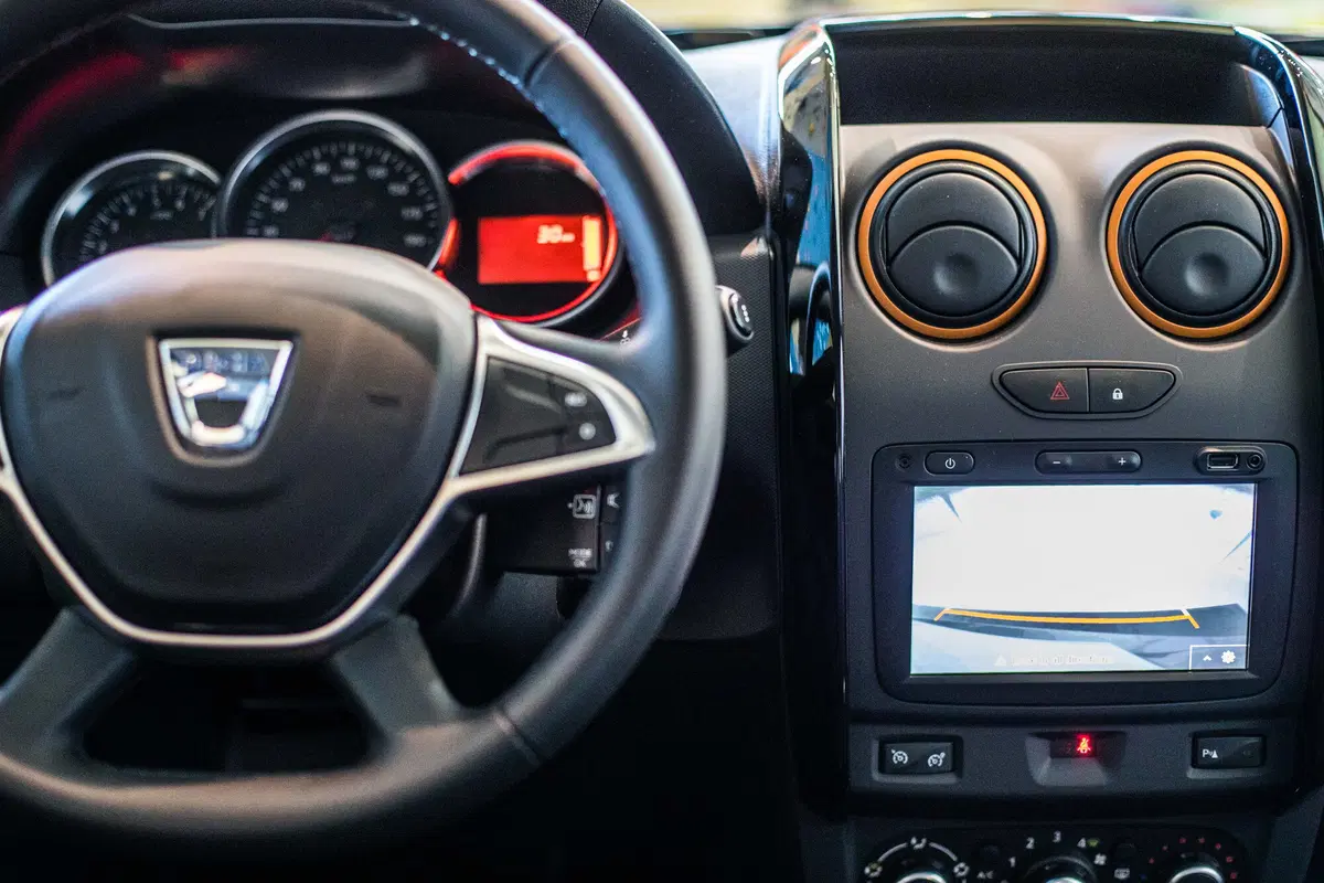 Dacia: ecco la serie speciale Brave (22)
