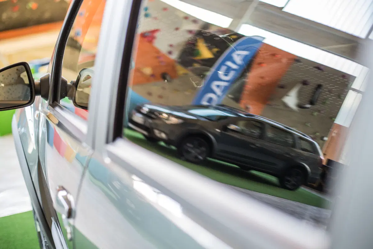 Dacia: ecco la serie speciale Brave (25)