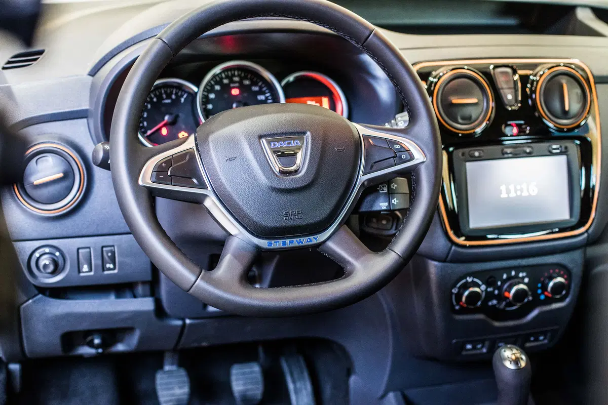 Dacia: ecco la serie speciale Brave (36)